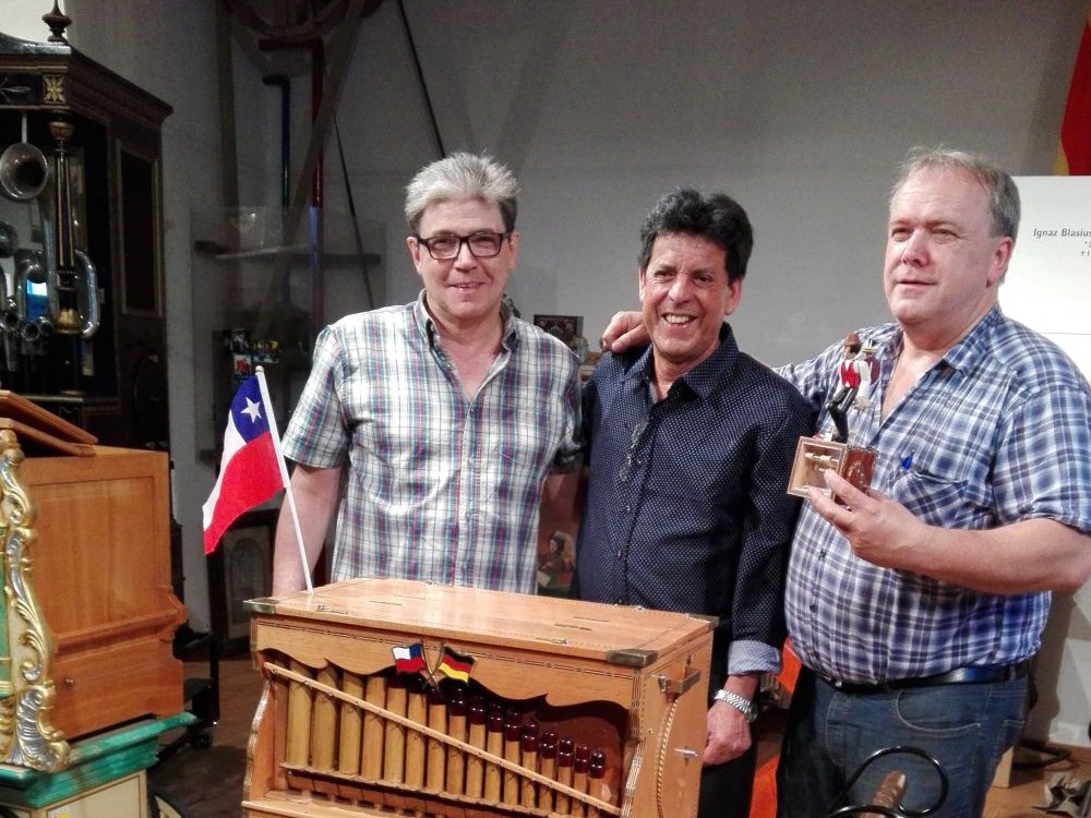 La familia Lizana junto a Heinz Jäger y Wolfgang Brommer en Waldkirch, Alemania